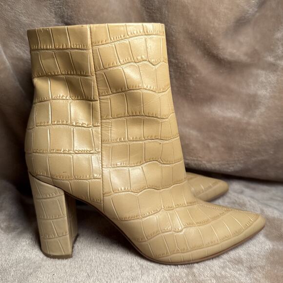 Marc Fisher Boots Faux Leather Croc Embossed Block Heel Pointy Toe Tan Wmn 5.5 M - Picture 1 of 8